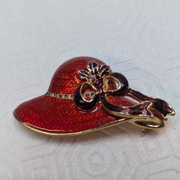 Vtg Red Hat Society Rhinestone Brooch Pin Pave Pendant Gold Tone Textured - Picture 5 of 5